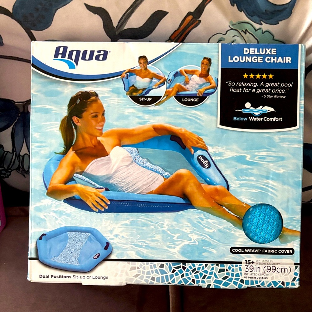 Aqua Deluxe Lounge Chair in Cool Blue